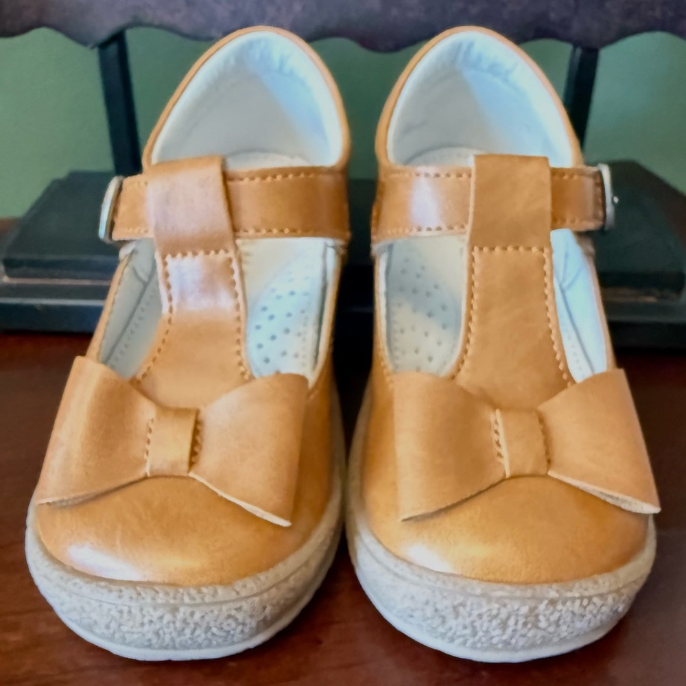 L' Amour•Emma Bow•Mustard•Size 8